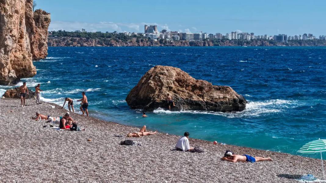 Antalya Yağmurdan Güneşe Çabuk Geçti 9